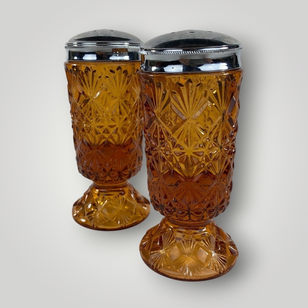 Anchor Hocking Salt Pepper Shakers Opalescent Fine Cut and Block Style Prescut?